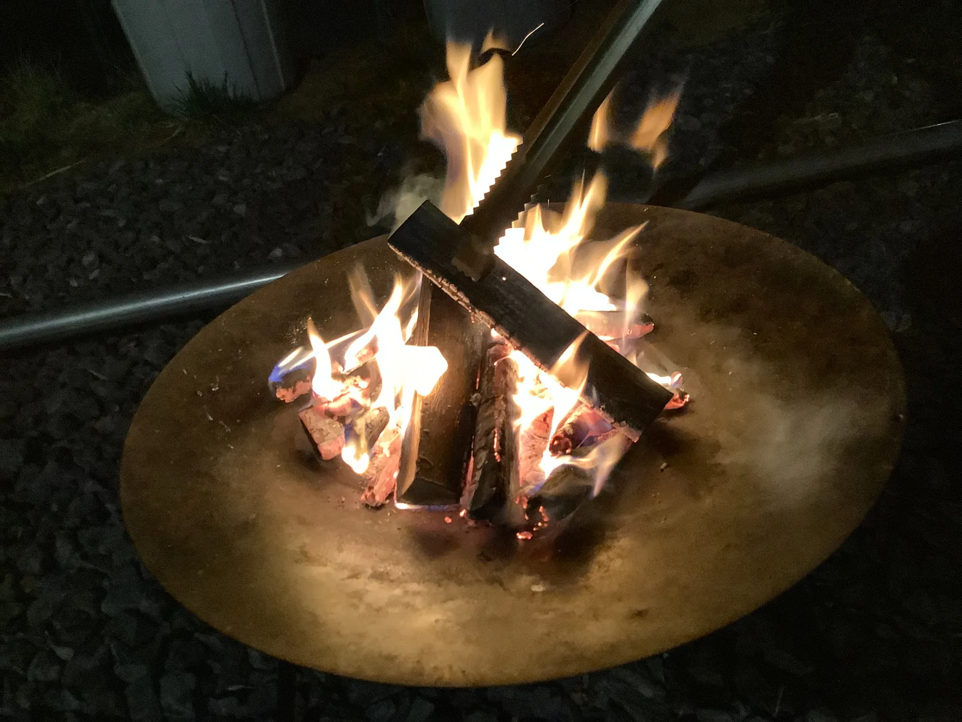 冬のキャンプはやっぱり焚き火